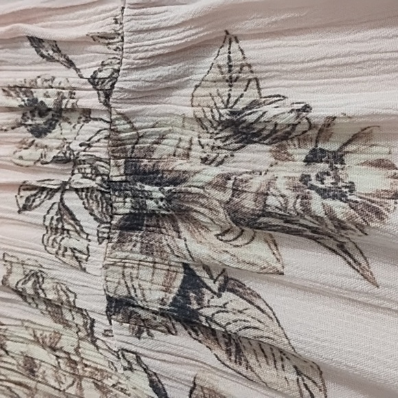 Soft Pink Floral Ruffled Tunic Blouse with Long Blouson Sleeves - Picture 7 of 11